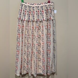 NWT Medium V Cristina high-waisted, lacey, floral crochet maxi skirt